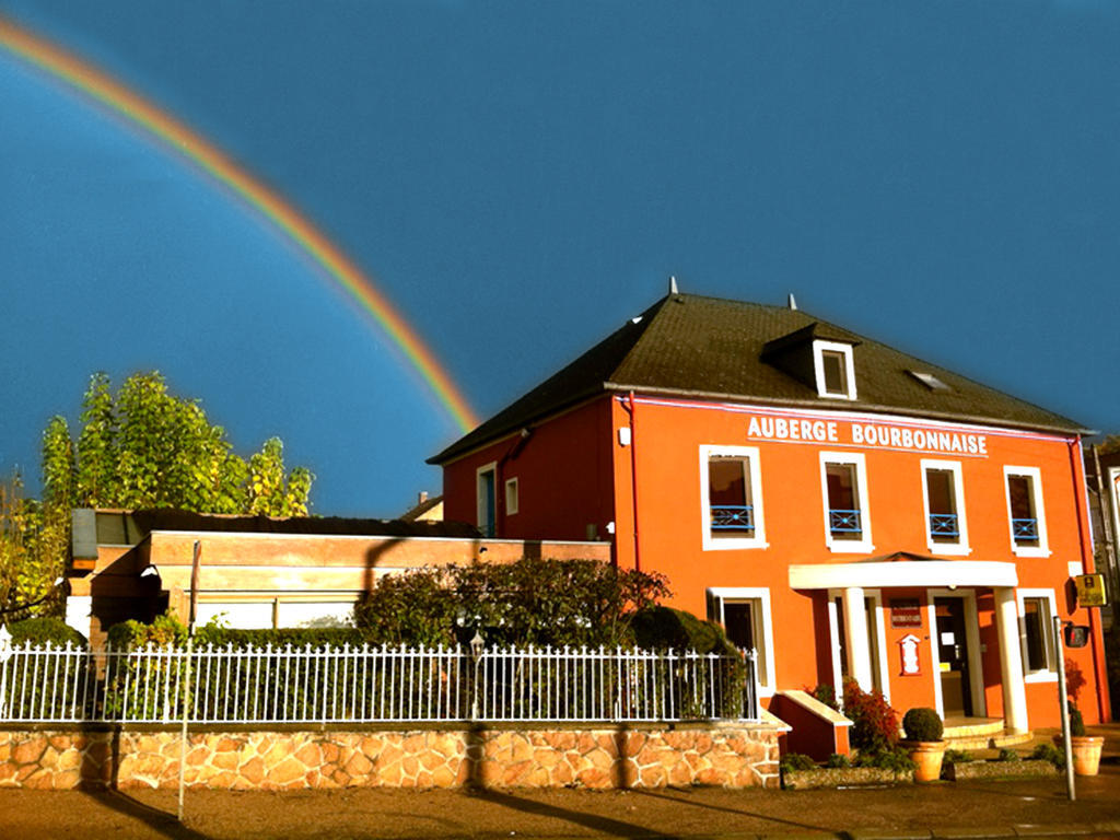 Logis L'Auberge Bourbonnaise Saint-Yorre Exterior foto